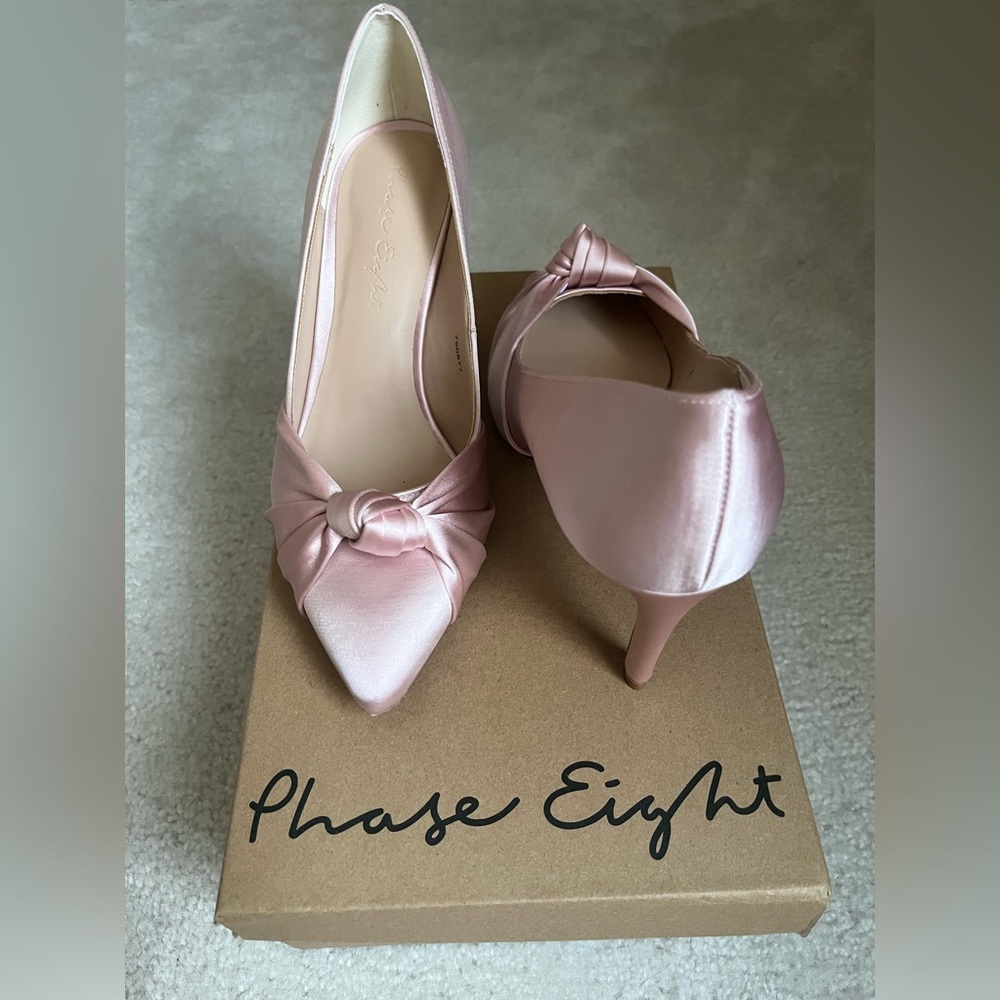 Pink Heels - Picture 3 of 4